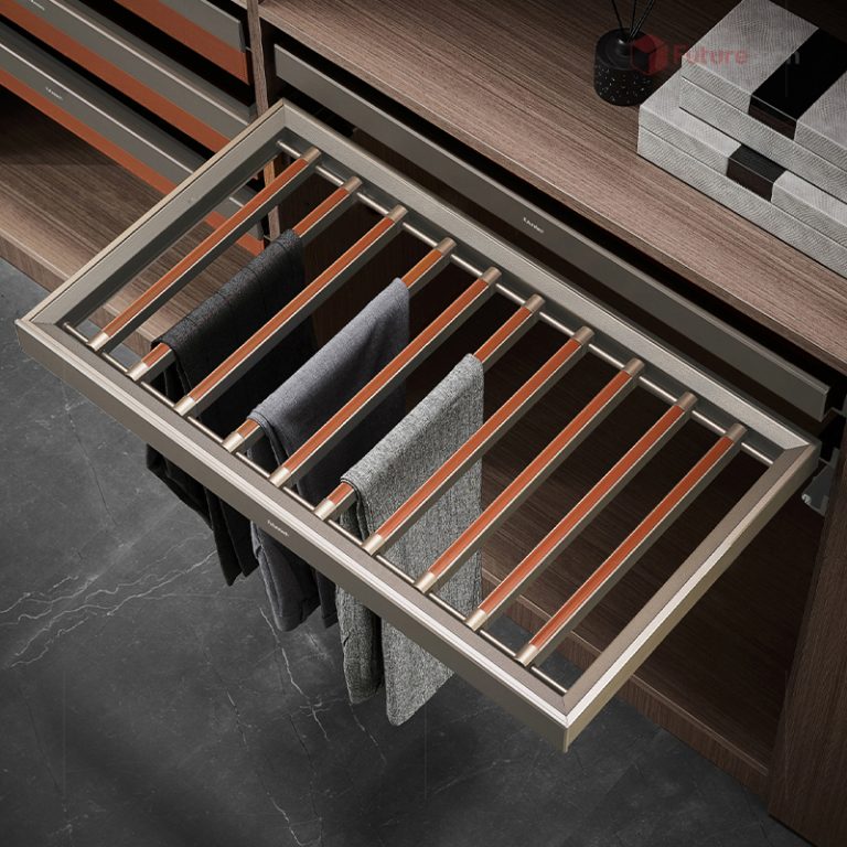 พื้นที่ที่คิดมาแล้ว : เมื่อราวแขวนช่วยให้ชีวิตง่ายขึ้นโดยไม่รู้ตัว ...